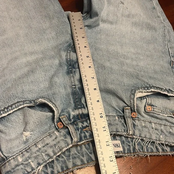 Zara High Waist Jeans size 8 with distressing light wash - Picture 12 of 12